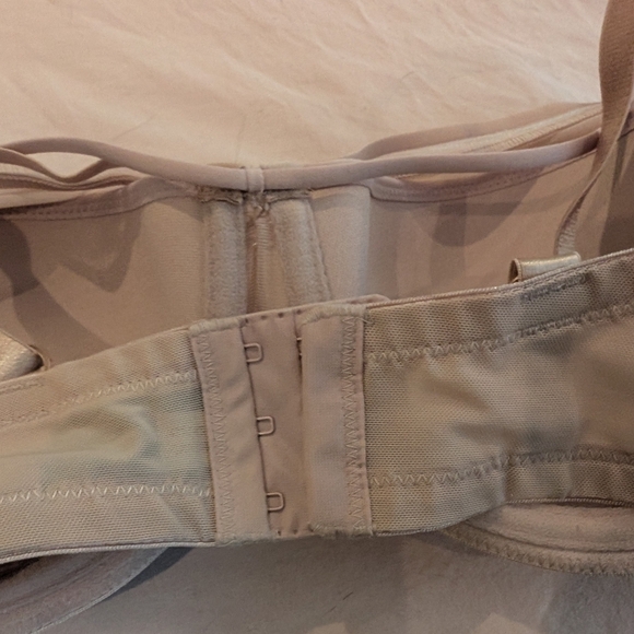 Elegant Cream Underwire Bra - Picture 4 of 7